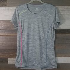 Zone Pro Ladies Workout T-Shirt. Size Medium. The Shirt Gray And Slightly Sheer. Nwt Pit To Pit Laying Flat Measures 19 Inches. Shoulder To Hem 25 Inches. Measurement Across The Hem Laying Flat 20 1/4 Inches. Bundle And Save On Shipping. 111 Gray Short Sleeve Tops For Light Exercise, Gray Go-dry T-shirt For Workout, Gray Crew Neck Activewear For Light Exercise, Athletic Fit T-shirt For Light Exercise, Gray Short Sleeve T-shirt For Running, Gray Crew Neck T-shirt For Running, Fitted Gray Go-dry T-shirt, Fitted Gray T-shirt With Go-dry, Gray Fitted T-shirt For Running