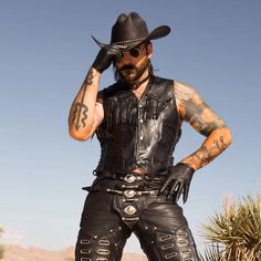 Cowboy Oc, Cowboy Character Design, Leather Fashion Men, Joshua Tree California, Mens Leather Clothing, Cowboy Outfits, Drawing Refs