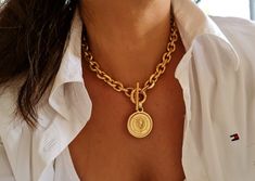 Gold Medallion Necklace, Chunky Gold Necklaces, Gold Link Necklace, Lion Necklace, Lion Pendant, Thick Chain Necklace, Gold Lion, Large Necklace, Gold Link Chain