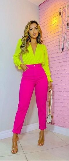 Colour Combinations Fashion, Color Combos Outfit, Mode Kimono, Color Blocking Outfits, Neon Outfits, Color Combinations For Clothes, Classy Casual Outfits, Colored Pants, Pink Pants