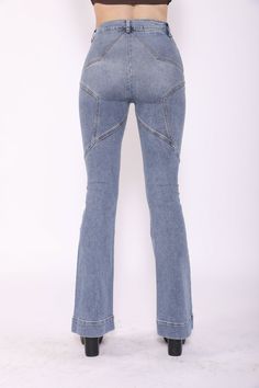 DESCRIPTION With premium fabric and careful hand stitched design we created jeans that are absolutely out of this world. The most authentic recreation of the iconic star jeans of the 70s. These jeans are super high waisted and fitted. Made to hug your hips and accentuate your curves. + DETAILS - 35" inseam- 22" Flare Opening- High Waisted- Stitched Star on Butt Detail- Front Pleat- If you're under 5'4, these work best with a platform, or heel + VIDEO + FABRIC - High Quality Cone Mills Fabric- Co 1970s Jeans, True Romance, Los Angeles Usa, Hot Jeans, Bella Thorne, Vintage Soft, Star Jeans, Madison Beer, Jeans Size Chart