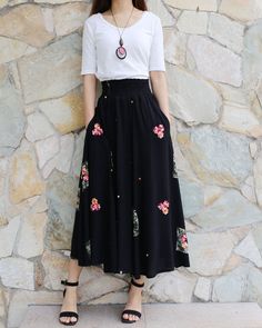 * A high waist skirt, with beautiful flowers embroidery.* It is made of cotton and linen blends, with two pockets.* If you need to custom make the skirt waist and length, please contact us.* Support 7 days return to get full refund on item without any reason.* Let us know your usual size in your country and your overall height.* If you have some specific request or special characters such as broad shoulder, long arms, long waist, etc you think we need pay attention to when making, please let me Dark Green Skirt, Skirt Embroidery, Cotton Tunic Dress, Embroidery Skirt, Skirt High Waist, Flowers Embroidery, Elastic Waist Skirt, High Waist Skirt, Skirt Maxi