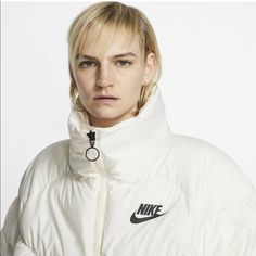 Brand New Nike Puffer Jacket, Nike Vest, White Puffer Jacket, Women's Windbreaker, Golf Jackets, Woven Jacket, Puffer Jacket Women, Womens Parka, Nike Acg