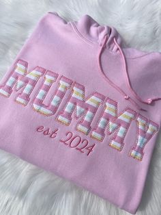 Mama Embroidered Baby Clothes Keepsake Applique Sweatshirt Mama Sweatshirt Hoodie Gift for Mum, Mothers Day. The perfect Christmas gift is here for you,, Here is the perfect mothers day gift you're looking for! These pieces are seriously adorable! 🧡 Crafted for your utmost comfort, this apparel will quickly become your favorite, and it's a fantastic gift option for your friends. Keep it simple, stand out from the crowd! The design I've used in the primary picture is a Sage Green Sweatshirt, ple Sage Green Sweatshirt, Baby Clothes Keepsake, Embroidered Baby Clothes, Mothers Days, Applique Sweatshirt, Baby Kleidung, Green Sweatshirt, Mama Sweatshirt, Gift For Mum