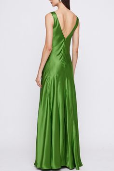 Anna Quan keira dress in fern. 76% Acetate, 24% Polyester Lining 100% Polyester Dry Clean Only Made in CHINA Anna Quan, Long Green Dress, Black Tie Wedding, Maxi Dress Green, Green Satin, Knitwear Tops, Flowy Skirt, China Fashion, Types Of Dresses