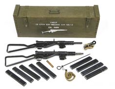 A two-gun Sten Mark II carrying chest and its contents Ww1 Equipment, Military Tools For Yahoo, M1887 Shotgun, M1 Garand Tactical, Fire Powers, Military Action Figures, Survival Gear