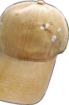 Spring Cotton Snapback Trucker Hat, Cotton Snapback Trucker Hat For Spring, Spring Cotton Cap, Spring Hats With Embroidered Patch, One Size Fits Most, Vintage Cotton Embroidered Dad Hat, Vintage Embroidered Cotton Dad Hat, Spring Snapback Hat With Embroidered Patch, Vintage Cotton Dad Hat Embroidered, Floral Embroidery Cotton Snapback Hat