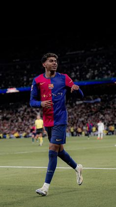 Barca Wallpapers, Soccer Images, Barcelona Vs Real Madrid, Wallpaper Football, Fc Barcelona Wallpapers, Barcelona Players, Football Players Images