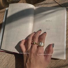 Striped Mother of Pearl Ring Trendy Gold Pearl Ring Gift, Modern Everyday Gold Pearl Ring, Modern Gold Pearl Ring For Everyday, Ring Sizing Chart, Architecture Aesthetic, Mother Of Pearl Ring, Personalized Gift Cards, Original Gift, Pearl Ring