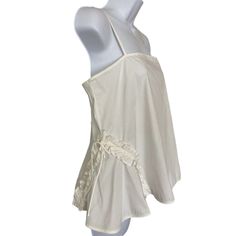 Designer Jason Wu White Crisp Cotton Square Neck Spaghetti Adjustable Strap Cami / Tank Top With Sweet Ruching, Ruffles And Ties For Making Bows. So Pretty. Marked A Size 6. The Silhouette Is Slightly Oversized/Generous May Be Suitable For A Size 8 As Well. The Drape Is Somewhat Flared/Ruffly Where The Side Ruffles And Ruching Begins. Please Refer To The Measurements Provided Below. Original Price $285. Piece Is In New Condition. Questions? Please Ask. All Sales Final. I Do Not Accept Returns. T Summer Camisole With Built-in Bra And Ruffled Straps, Chic Camisole With Tie And Ruffled Straps, Cotton Spaghetti Straps Tank Top With Ruffles, Spring Spaghetti Strap Tops With Tie Straps, Spring Tops With Tie Spaghetti Straps, Summer Tops With Lace Trim And Ruffled Straps, Summer Tank Top With Ruffled Hem And Straps, Spring Tops With Tie And Ruffled Straps, White Ruffled Camisole With Spaghetti Straps