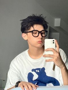 Asian Men Selfie Ideas, Selfie Ideas For Men, Men Selfie Ideas, Selfie Ideas Men, Bleached Hair Men, Men Selfie, Tomboy Hairstyles