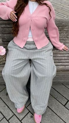 Pink And Gray Outfit, Pink Cardigan Outfit, Winter Outfit Ideas For Women, Outfit Inspo Cute, Style Instagram, Ugly Christmas Sweaters, Outfit Ideas For Women, Winter Outfit Ideas, Alternative Outfits