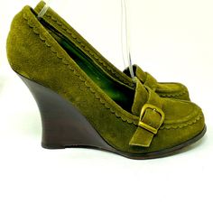 Brand New Size 7.5 Suede Green Elegant Green Wedge Sandals With Round Toe, Vintage Wedge Sandals For Spring Formal, Vintage Wedge Sandals For Formal Spring Occasions, Spring Vintage Wedge Heel Heels, Spring Vintage Wedge Heels, Turquoise Heels, Heels Green, Black Wedge Boots, Gladiator Wedges