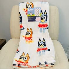 New Bluey Winter Throw Plush Blanket Bluey Bingo Sweater Weather Measures 50” X 70” Bluey Blanket, Bluey Stuff, Girls Room Design, Disney Holiday, Christmas List, Christmas Wishlist, Plush Blanket, Sweater Weather, Bingo