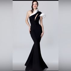 Stunning Black Gown, Size: S Fits Size: 4 , Used Once, Looks Like New! Fitted Evening Dress With Sweep Train For Black-tie Events, Elegant One Shoulder Long Dress For Cocktail, Elegant Long One-shoulder Dress For Cocktail, Elegant Long One Shoulder Evening Dress, Elegant Long One Shoulder Cocktail Dress, Asymmetrical Party Dress With Sweep Train, Chic One-shoulder Gala Gown, Chic One-shoulder Gown For Gala, Floor-length Evening Dress With Sweep Train For Black-tie Events