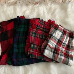 Old Navy Women's Printed Flannel Pajama Pants *New With Tags, Unworn *Size Large *(4) Colors/Patterns: Green/Blue Plaid, Red Tartan, White Tartan, Red Buffalo Plaid *Double Side Pockets *Banded Drawstring Closure *Materials: Cotton Flannel Christmas Pajamas, Pajamas Aesthetic Christmas, Comfy Pajama Pants, White Tartan Christmas Pajamas, Old Navy Pajamas Christmas, Flannel Pjs Women, Christmas Pyjama Pants, Cute Pajamas Christmas, Flannel Pjs Aesthetic