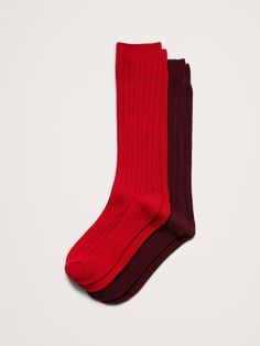 We revived this cozy, ribbed sock from the archives, crafting it in our best-selling, blended yarn with a touch of cashmere for luxurious warmth and softness.  Fits women's shoe sizes 6-10. Cashmere Socks, Trouser Socks, Party Sale, Style Change, Things To Buy, Socks Women, Banana Republic, Women's Accessories, Personal Style