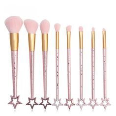 This 8 Pcs Makeup Brush Set contains high quality makeup brushes for all your needs.These synthetic brushes give your makeup a flawless finish with minimum effort.These brushes are suitable for use by both professional makeup artists as well as amateur makeup lovers.Each brush has soft, non-irritating nylon bristles and an ergonomic handle.From blush brushes to contouring brushes, you will find all you need in this diverse set! Suitable for: Eyeshadow, Eyebrow, Concealer, Blush ,Highlighter etc. Unicorn Makeup Brushes, Applying Foundation, Unicorn Makeup, Star Makeup, Makeup Brush Set Professional, Highlighter Brush, Basic Makeup, Eye Makeup Brushes, Makeup Game