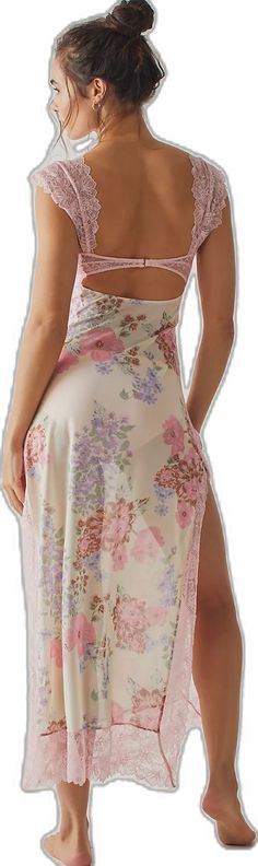 Feminine Sheer Maxi Dress, Fitted Split Maxi Dress For Spring, Fitted Maxi Dress With Sheer Back For Spring, Feminine Floral Print Backless Maxi Dress, Flirty Floral Print Maxi Dress, Chic Spring Maxi Dress With Sheer Back, Boho Clothing, Boho Outfits, Sweetheart Neckline