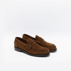 Penny loaferBrown suedeLeather soleF fitting200 lastReference: Dover EF Alt Rustique Janus/I Semi-formal Brown Moccasins With Rubber Sole, Brown Suede Oxfords For Office, Brown Suede Tassel Loafers With Almond Toe, Brown Leather Shoes With Suede Lining For Business Casual, Brown Suede Tassel Loafers For Work, Brown Suede Tassel Loafers With Rubber Sole, Brown Loafers With Suede Lining, Brown Suede Slip-ons With Brogue Detailing, Brown Suede Slip-on Tassel Loafers