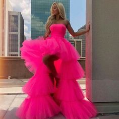 Formal Women Dress, Prom Dress Pictures, Formal Women, Formal Dresses Graduation, Fest Outfits, Stunning Prom Dresses, Pink Prom, Cute Prom Dresses, Pretty Prom Dresses