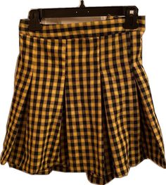 Yellow Mini Skirt For School, Casual Yellow Pleated Skirt For Summer, Casual Yellow Pleated Summer Skirt, H&m Pleated Summer Bottoms, Yellow School Skirt For Spring, Trendy High-waist Yellow Skirt, Trendy High Waist Yellow Skirt, Yellow Summer Pleated Skirt, Yellow Pleated School Skirt