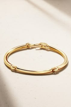 MAOR's pieces are inspired entirely by the cosmos. This 'Solstice' bracelet is cast from 18-karat gold and features its signature interlocking hooks. Wear yours stacked with similar styles. Perfect Bracelet Stack, Fine Jewlery, Wrist Stack, Wrist Stacks, Bracelet Stacks, Modern Bracelets, Cool Stuff To Buy, Disc Necklace, Bar Bracelets