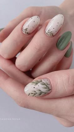 Nail Zhelish Idea, Nails Uv Gel Design, Short Gel Nails Spring 2023, Bridal Nails With Color, Simple Plant Nails, Beltane Nails, Folklore Inspired Nails, Nature Themed Nails, Monstera Nail Art