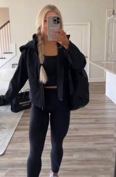 Outfits With Black Lululemon Leggings, Cold Athletic Outfits, Fall Fits Leggings, Black Out Outfits, T Shirt Leggings Outfit, Leggings Hoodie Outfit, Black Zip Up Outfit, Cute Fall Outfits With Leggings, Athletic Outfits Fall