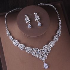 Gorgeous Silver Color Crystal Bridal Jewelry Sets Fashion Tiaras Crown Earrings Choker Necklace Women Wedding Dress Jewelry Set - Charlie Dolly Pearl Bridal Jewelry Sets, Koleksi Makeup, Dubai Gold Jewelry, Opal Jewelry Set, Crystal Bridal Jewelry Sets, Wedding Dress Jewelry, Crown Earrings, Jewelry Set Design, Pearl Bridal Jewelry