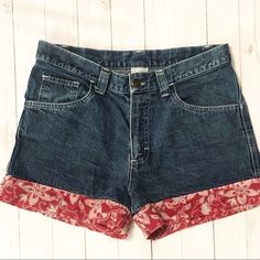 You Probably Won’t Come Across These Very Often! I Absolutely Love These Vintage Shorts And They Are High Wasted. In Excellent Condition! Vintage Shorts, High Waist, Color Blue, Motion, High Waisted, Womens Shorts, Red, Women Shopping, Blue