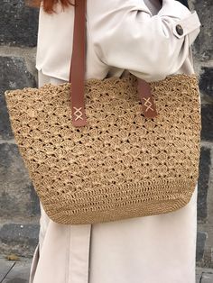 🌞 Carry the spirit of summer with you! This large-capacity woven straw women's bag is the perfect accessory to complement your summer style. From beach days to picnics, shopping trips to casual outings, it's ready for every moment! 🏖️ 🎀 Highlights: 🌾 Natural Woven Straw Design: Elegant with a modern touch. 👜 Large Capacity: Easily fits your daily essentials, books, hat, or sunscreen. 👗 Chic and Comfortable: Pairs perfectly with your summer outfits. 🎉 Lightweight and Practical: Ideal for carrying on your shoulder with ease. Add this stylish and natural bag to your collection and enjoy summer with a touch of elegance! 🌺 Highlights Natural, Straw Design, Enjoy Summer, Beach Days, Last Minute Gifts, Beach Day, Purses And Handbags, Summer Style, Women's Bag