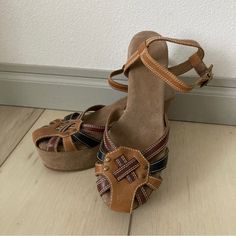 Vintage American Eagle Platform Sandals | Size 10 | Leather Never Worn, Like New Shoes Vintage, Womens Shoes Wedges, Vintage Shoes, Platform Sandals, American Vintage, American Eagle Outfitters, American Eagle, Wedges, Like New