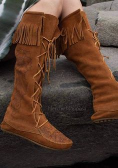 Moccasins Knee High Boots by Merche Mariposa - Etsy Bohemian Winter Suede Boots, Bohemian Suede Winter Boots, Bohemian Brown Suede Boots, Traditional Suede Boots With Round Toe, Festival Suede Boots, Knee High Moccasins, Indian Boots, Lace Knee High Boots, Handmade Moccasins