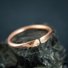 ⟢ Information: This handmade ring is made from 12 Gauge (2 mm.) copper wire. You can choose a polished version that will shine very beautifully, or you can choose an unpolished version that will look like raw metal. In my shop, you can find matching bracelets! Copper and brass has special properties which helps people with arthritis, anxiety and even cancer. Copper and brass may leave a green mark on your skin, but it depends on your skin acidity. The green color fades when you stop wearing the Rustic Ring, Copper Jewellery, Rustic Rings, Wire Ring, Ring Mens, Copper Ring, Ring Simple, Moonstone Bracelet, 12 Gauge