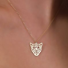 Meet our elegant 14K Gold Lion Cut Necklace, a majestic blend of luxury and style that will elevate your fashion statement. This stunning piece is meticulously crafted from genuine 14K gold, ensuring not only a stunning design but also lasting quality. 🌟 PRODUCTS ∙ FEATURES Material: Authentic 14K Solid Gold Design: Lion Cut Necklace Gold Color: Luxury Yellow Gold Necklace Type: Elegant Chain Dimensions: Pendant Lamp Height:0.59 inch Pendant Width:0.62 inch Chain Length Options:14",16", 18", 20 Luxury Gold Plated Necklaces As A Gift For Her, Luxury Gold-plated Necklaces As Gift For Her, Elegant Handmade 14k Gold Necklaces, Luxury White Gold Necklace As A Gift For Her, Luxury White Gold Necklace Gift For Her, Elegant Handmade 14k Gold Necklace, Luxury Handmade 14k Gold Necklaces, Luxury Gold Plated Necklace As Gift For Her, Luxury Gold Necklace For Her