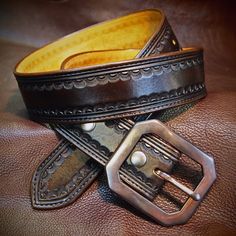 Brown Leather Belt : Tooled Western Border With Distressed Buckle 1-3/4 Wide. Handmade in USA by Freddie Matara - Etsy Austria Western Borders, Brown Leather Belt, Vegetable Tanned Leather, Leather Working, Tan Leather, Leather Belt, Hand Stamped, Leather Bracelet, Dark Brown