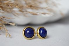 Lapislazuli Ohrstecker Gold, Blau Edelstein Ohrring, minimalistisch, kleine Ohrstecker, 8mm, Lapislazuli Ohrringe Gold, Lapislazuli Schmuck https://anvira10.com/products/lapislazuli-ohrstecker-gold-blau-edelstein-ohrring-minimalistisch-kleine-ohrstecker-8mm-lapislazuli-ohrringe-gold-lapislazuli-schmuck ANVIRA #Hot Blue Gemstone Earrings, Earring Minimalist, Lapis Earrings, Lapis Lazuli Earrings, Stud Earrings Gold