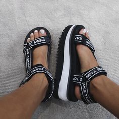 Velcro Sandals, Flatform Sandals, Cute Sandals, Shoe Closet, Crazy Shoes, Slides Shoes, Dream Shoes, Shoe Obsession, Sneaker Heels