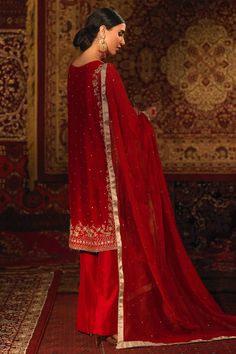 Latest Pakistani Dresses, Online Wedding Dresses, Indian Embroidery, Gold Hand, Embroidery Suits, Online Wedding, Online Wedding Dress, Hand Work, Bridal Couture