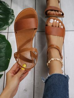 Castanho Elegante Collar   Simples Tira de tornozelo Embellished Shoes Board, Summer Sandals Flat, Modern Sandals, Trendy Sandals, Chic Sandals, Strap Sandals Women, Barefoot Shoes, Casual Heels