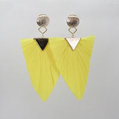 Introducing our stunning summer style LaLa statement earrings, handcrafted from high-quality natural dried palm leafs and featuring an array of bright and vibrant colors that perfectly capture the essence of the season. These earrings are the perfect accessory for any warm weather occasion, from beach parties to outdoor festivals and everything in between. Measuring at a comfortable and lightweight size, these earrings are designed to make a bold statement and add a pop of color to any outfit. T Summer Vacation Tassel Earrings, Trendy Summer Tassel Earrings For Beach, Bohemian Tassel Earrings For Summer Vacation, Summer Beach Tassel Earrings, Summer Vacation Tassel Drop Earrings, Summer Beach Dangle Tassel Earrings, Spring Beach Tassel Earrings, Summer Tassel Earrings Gift, Gold Tassel Earrings For Beach In Summer