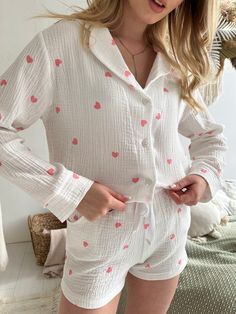 Casual Cotton Sleepwear For Sleepovers, Playful Spring Loungewear Sleepwear, Cute Spring Sleepwear For Lounging, Cute Cotton Lounging Sets, Cute Pajama Shorts For Spring Lounging, Cute Spring Pajama Shorts For Lounging, Cute Cotton Sleepwear For Bedtime, Cute Long Sleeve Summer Sleepwear, Cute Long Sleeve Sleepwear For Summer