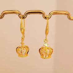 Jewelry set- 24K Yellow Gold Jewelry Sets For Women Zircon Crown Bead Pendant Necklace Earrings 2 pcs Wedding Jewelry Set Model Number:1005002992545690 Condition: 100% Brand NewMetal: 24k gold platedLength of Necklace: 18 inch Size of Earrings: 10mm Quantity: Necklace + Earrings Package: Opp BagsGender: WomenEnvironmental Standards: Nickel, Lead, Cadmium freeWearing Occasion: Party, Working, Anniversary, Wedding Gold Cubic Zirconia Crystal Earrings With Elegant Design, Elegant Gold Crystal Earrings For Anniversary, Elegant Gold Dangle Jewelry Sets, Wedding Jewelry With Crown Design, Gold Drop Earrings Jewelry Sets For Wedding, Elegant Yellow Gold Crown Design Jewelry, Elegant Yellow Gold Jewelry With Crown Design, Elegant Gold Jewelry Sets With Drop Earrings, Elegant Gold Crown Design Jewelry