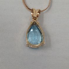 "Vintage Estate 14Kt Topaz Pendant , Chain and Earring Set. Chain is approx 17 3/4 inches long. PROFESSIONAL INSURANCE APPRAISAL of $1600.00 This set has been professionally appraised and that written appraisal will accompany the set when sold. Since I am not an expert regarding this item, I have relied on the expertise of the certified professional appraisal. The following details about this pendant, chain and earrings are from a Certified Gemmologist-Certified Gold Smith appraisal: \" A 14 kar Topaz Pendant, Beaded Top, Champagne Diamond, Collectable Items, Prong Setting, Blue Topaz, Citrine, Earring Set, Jewelry Sets