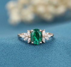 Satin Dresses Wedding, Vintage Emerald Engagement Ring, Rose Gold Engagement Ring Vintage, Emerald And Diamond Ring, Minimalist Engagement Ring, Moissanite Engagement Ring Oval, Vintage Rose Gold, Yellow Engagement Rings, Zierlicher Ring