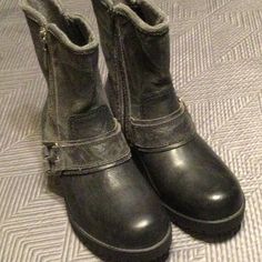 Clarks Size 6 W Black Leather Boots For Women With Dual Zip Closure For Quick And Easy On And Off, Soft Cushion And Silver Tone Hardware. Condition Is Pristine. Never Warned. Nwot Winter Leather Moto Boots With Closed Toe, Casual Moto Boots With Reinforced Toe, Leather Moto Boots With Reinforced Toe For Fall, Faux Leather Moto Boots With Reinforced Heel, Casual Leather Moto Boots With Reinforced Heel, Faux Leather Moto Boots With Round Toe, Leather Moto Boots With Reinforced Heel And Round Toe, Leather Moto Boots With Reinforced Heel, Black Leather Ankle-high Moto Boots