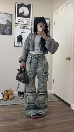 #ootd #grey Grey Jumpsuit Outfit Baddie, Grey Bottoms Outfit, Winter Artsy Outfit, Gray Outfits For Black Women, Rolling Loud Outfit Ideas, Cute Outfits Winter Aesthetic, Feminine Streetwear Aesthetic, Camo Pants Outfit Black Women, Winter Cargo Pants Outfit