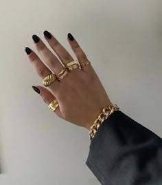 Look Kylie Jenner, Chunky Gold Jewelry, Milky Nails, Fashion Jewelry Earrings, Bijoux Diy