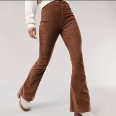 Nwt Hollister Ultra High-Rise Corduroy Flare Pants, 3 Regular/26 Waist, Brown Fabric Composition: 98% Cotton 2% Elastane Washing Instructions: Turn Garment Inside Out, Machine Wash Cold Separately, Only Non-Chlorine Bleach, Tumble Dry Low, Low Iron On Reverse Side. Smoke Free Home Fitted Corduroy Pants For Winter, Winter Fitted Corduroy Pants, Stretch Corduroy Full Length Bottoms, Stretch Corduroy Full Length Pants, Winter Corduroy Fitted Jeans, Stretch Full Length Corduroy Bottoms, Stretch Full-length Corduroy Pants, Fall High Waist Corduroy Jeans, Trendy Brown Corduroy Bottoms